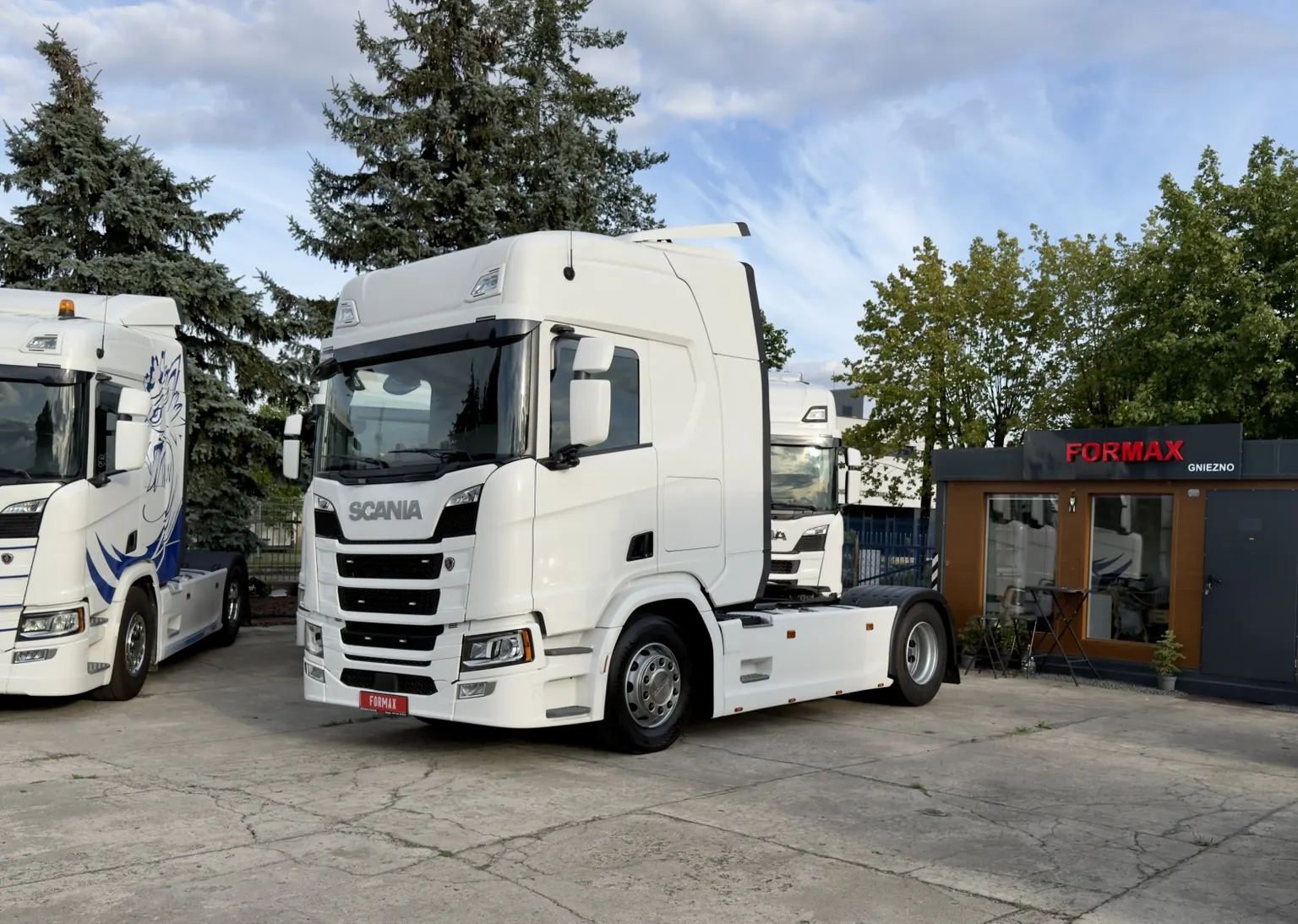 FORMAX Gniezno – plac i samochody ciężarowe